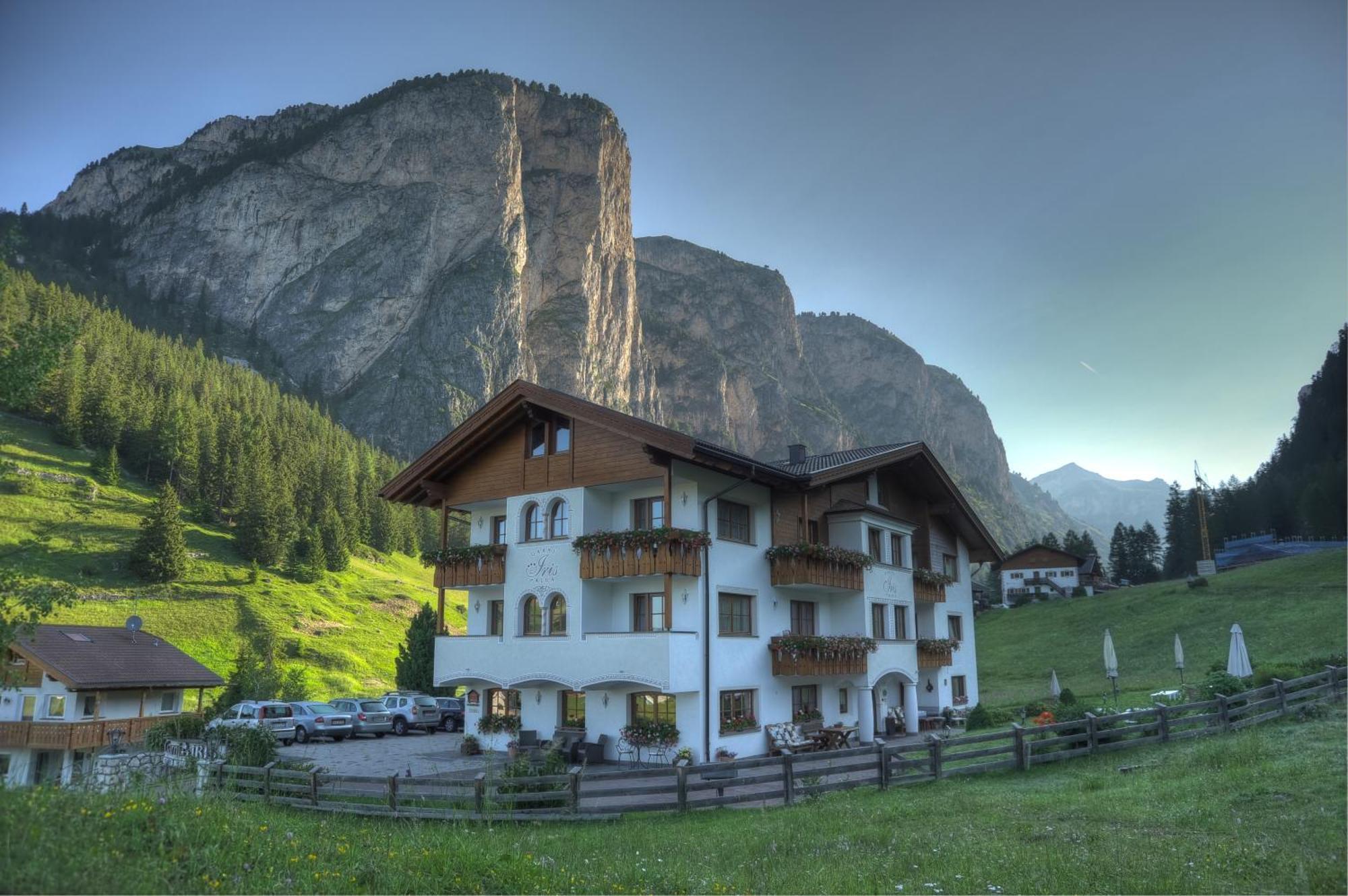 Garni Hotel Iris Selva di Val Gardena Eksteriør bilde