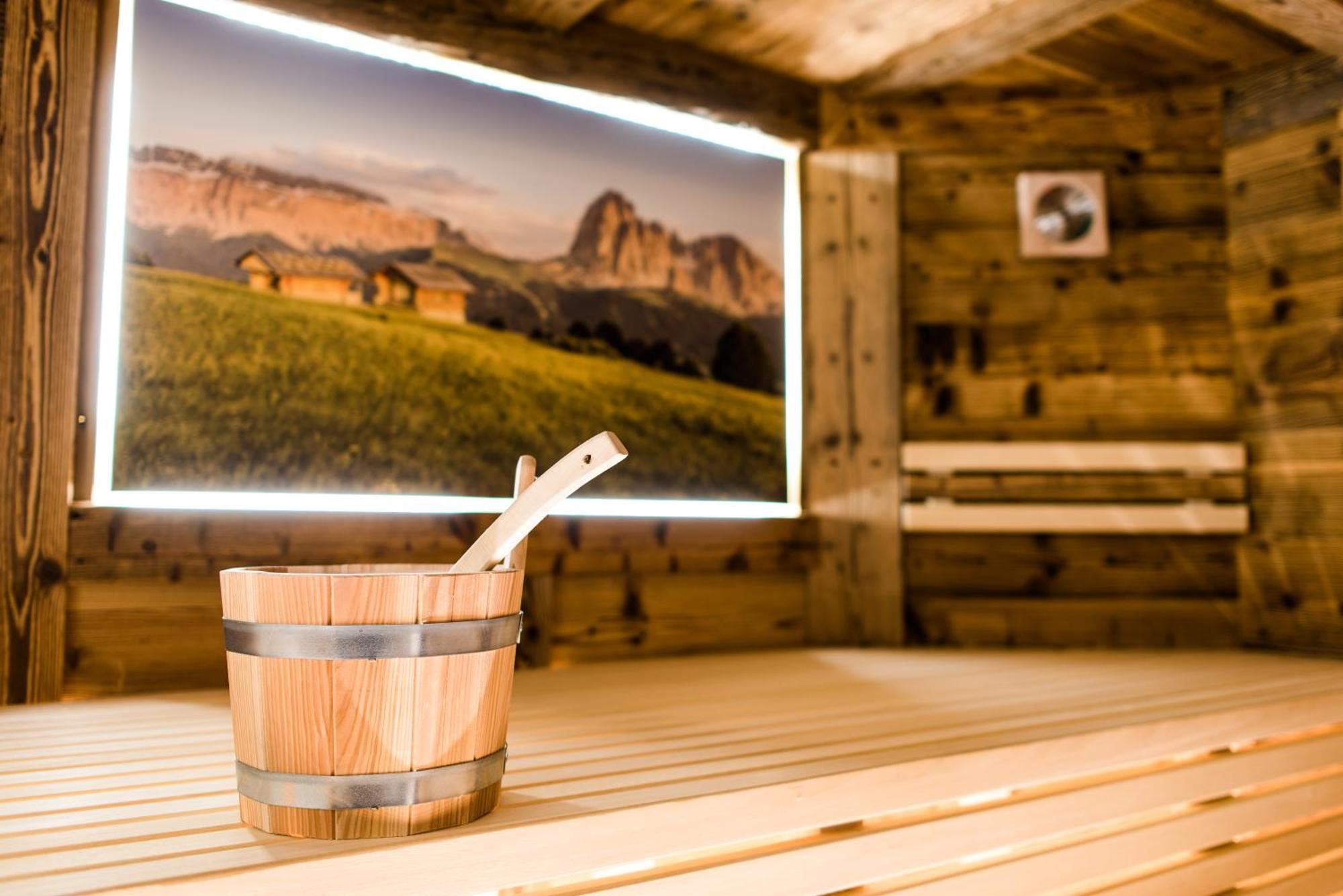 Garni Hotel Iris Selva di Val Gardena Eksteriør bilde