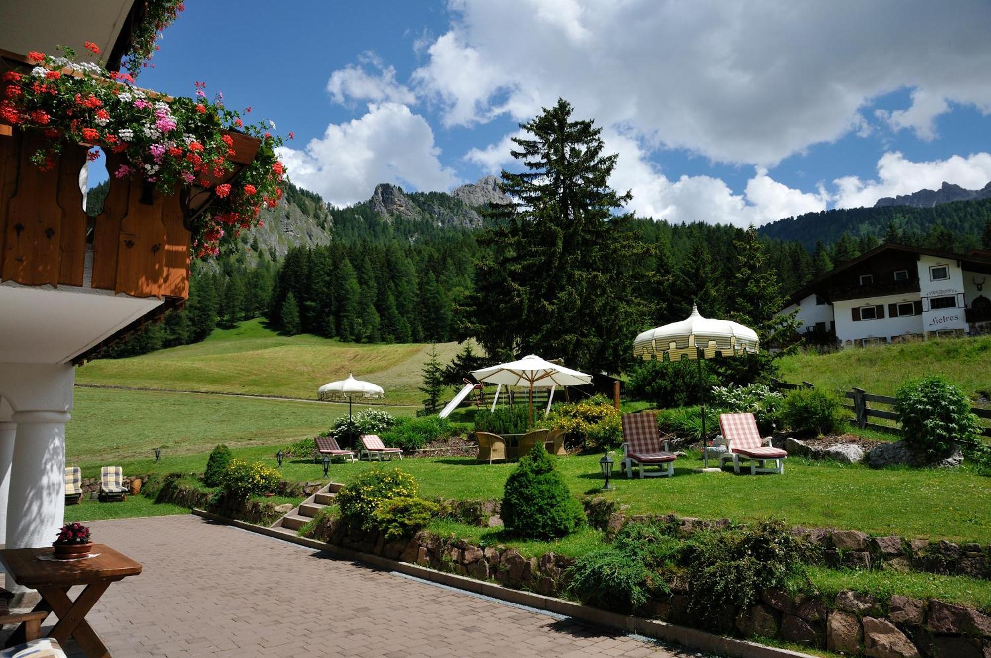 Garni Hotel Iris Selva di Val Gardena Eksteriør bilde