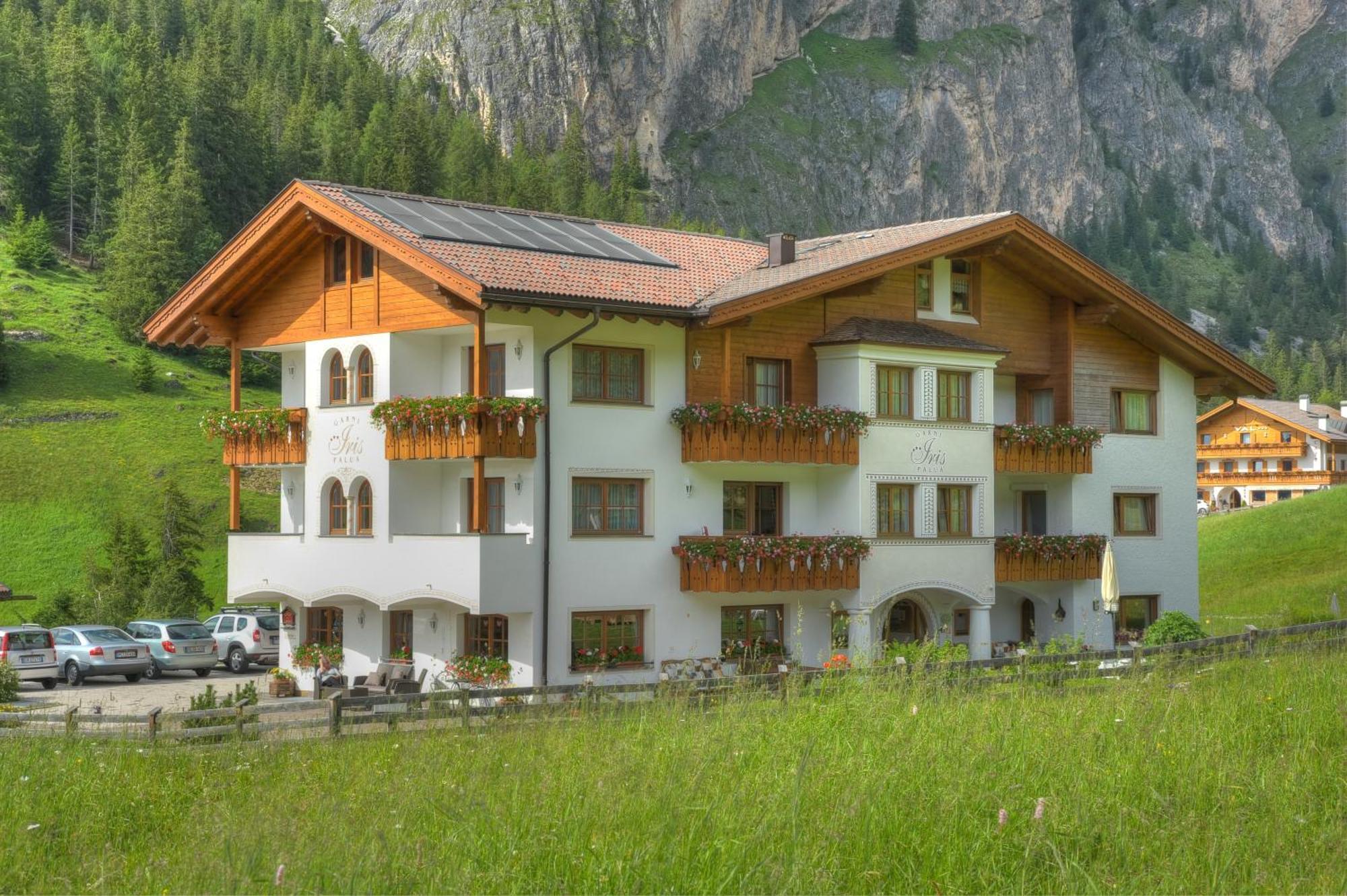 Garni Hotel Iris Selva di Val Gardena Eksteriør bilde