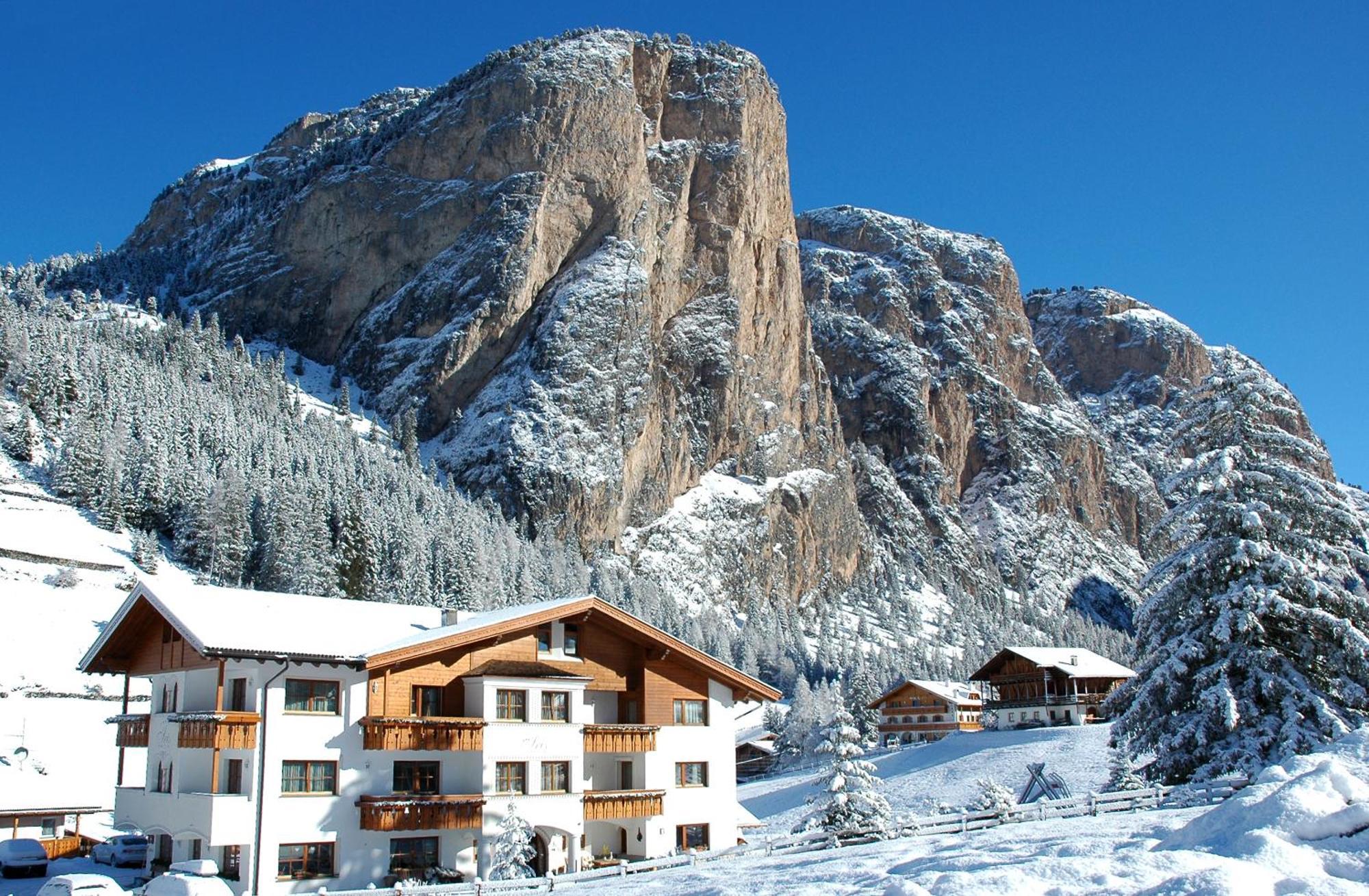 Garni Hotel Iris Selva di Val Gardena Eksteriør bilde